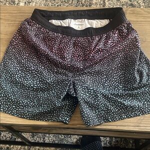 Chubbies Black and Blue Lined 5.5 in Shorts Size M